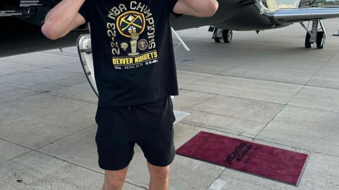 nikola-jokic-avion